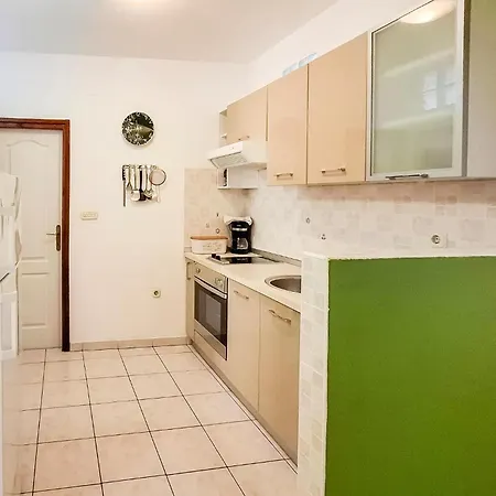 1 Bedroom In Lejlighed Mali Lošinj